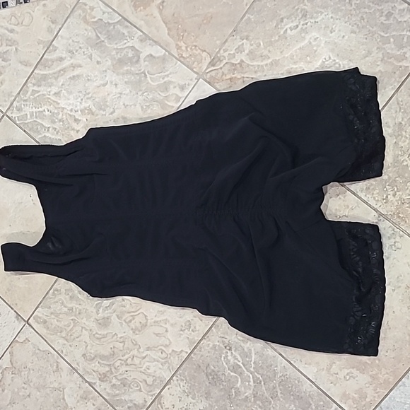 Elegant Black Women's Shapewear Bodysuit - Picture 4 of 9